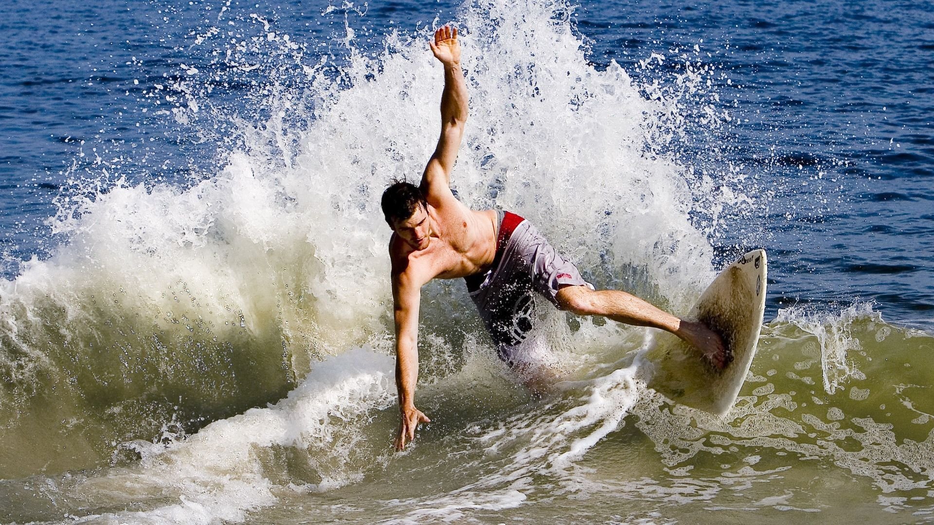 全国大学生田径锦标赛精彩落幕，新星辈出，2021年全国大学生田径锦标赛规程