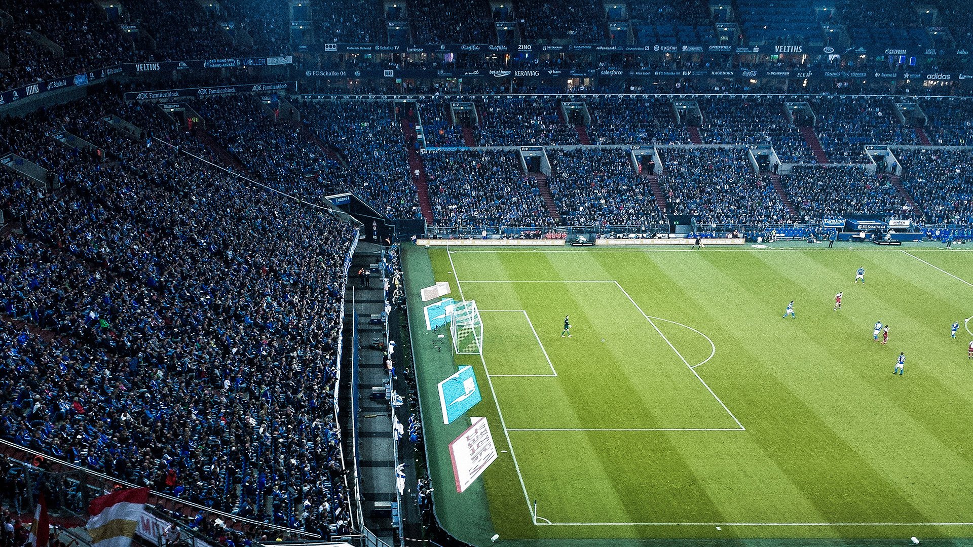 复苏中的电竞线下活动,封闭环境中与粉丝近距离交互,电竞复盘